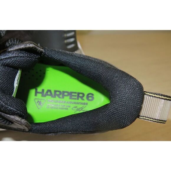 Under Armour 3024320 Mens Sz 12.5 Black/White Harper 6 Elite TPU Baseball Cleats - Picture 7 of 8